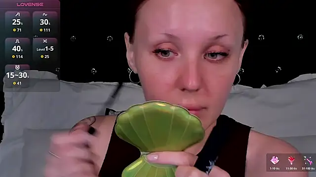Snapshot of LianaFord chatting on 17, 5, 2026 LianaFord online show from 17, 5, 2026