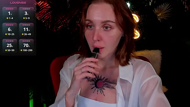 Snapshot of LianaFord chatting on 19, 5, 2026 LianaFord online show from 19, 5, 2026