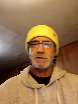 Snapshot of OralDesires2 chatting on 16, 12, 2025 OralDesires2 online show from 16, 12, 2025