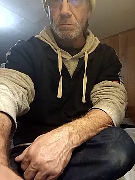 Snapshot of OralDesires2 chatting on 17, 12, 2025 OralDesires2 online show from 17, 12, 2025