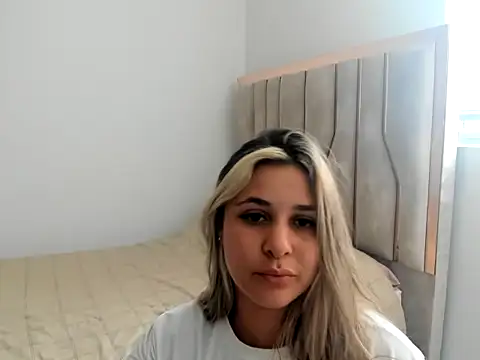 Snapshot of Lana_Sofia1 chatting on 29, 10, 2025 Lana Sofia1 online show from 29, 10, 2025