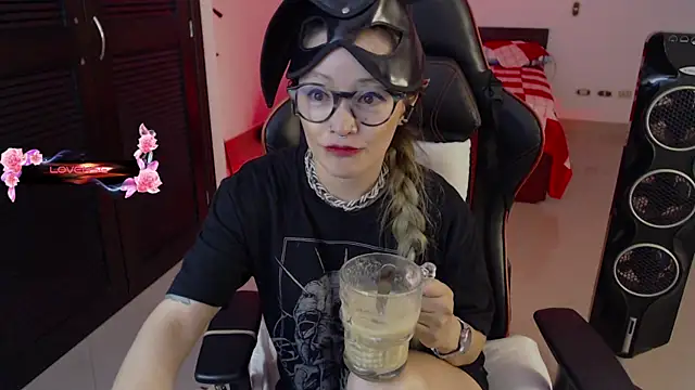 pink-2022 online show from 9, 2, 2026