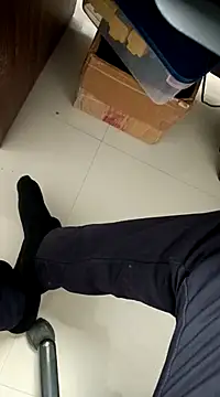 Desi Londa 143 online show from 3, 3, 2025