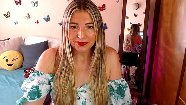 Jolie-Mature online show from 20, 10, 2025