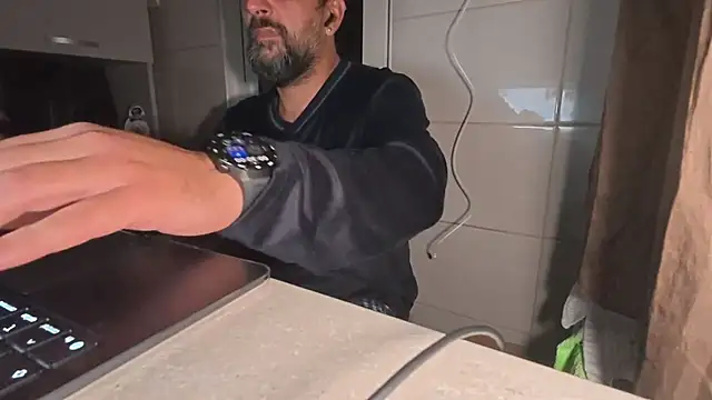 Snapshot of TigerOne19 chatting on 12, 11, 2025 TigerOne19 online show from 12, 11, 2025