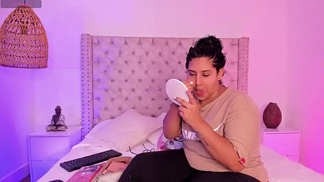 DanielleEvans  online show from 7, 3, 2025