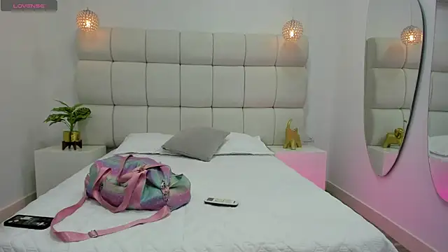 DanielleEvans  online show from 17, 10, 2025