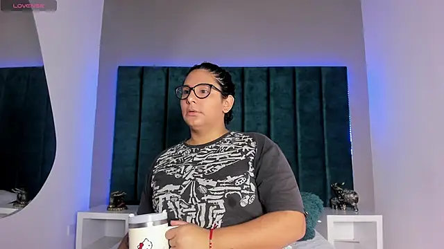 DanielleEvans  online show from 12, 1, 2026