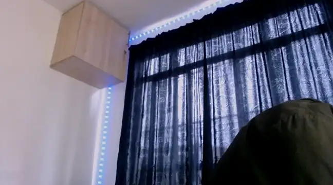 Snapshot of Samuel_Suarez chatting on 5, 12, 2024 Samuel Suarez online show from 5, 12, 2024