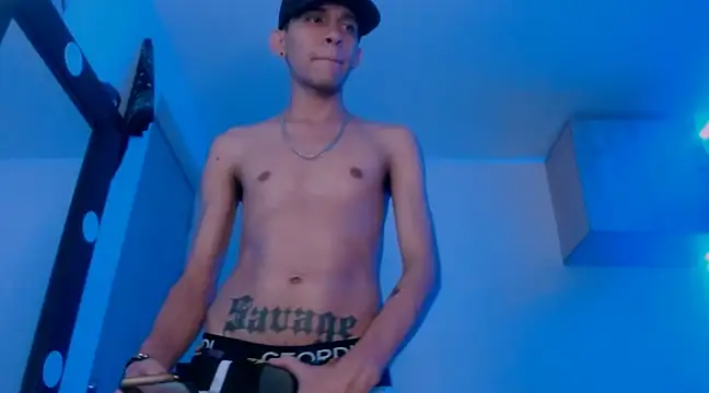 Snapshot of Samuel_Suarez chatting on 8, 1, 2025 Samuel Suarez online show from 8, 1, 2025