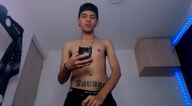 Snapshot of Samuel_Suarez chatting on 3, 3, 2025 Samuel Suarez online show from 3, 3, 2025