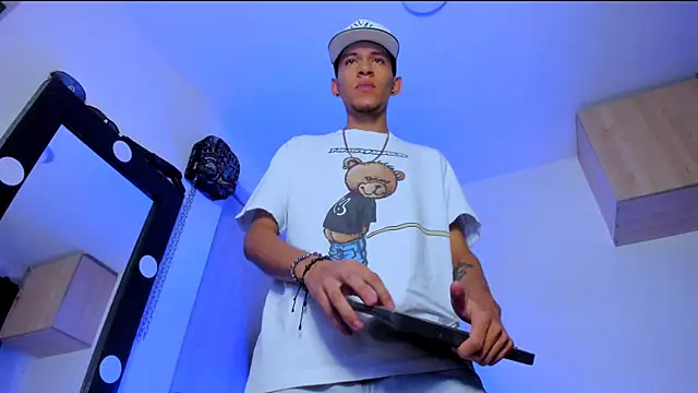 Snapshot of Samuel_Suarez chatting on 10, 9, 2025 Samuel Suarez online show from 10, 9, 2025