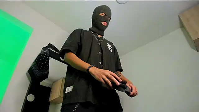 Snapshot of Samuel_Suarez chatting on 20, 10, 2025 Samuel Suarez online show from 20, 10, 2025