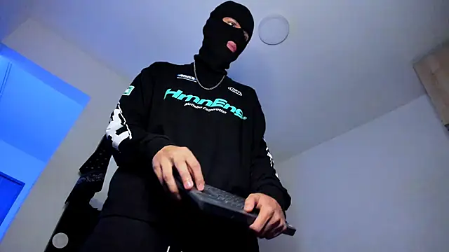 Snapshot of Samuel_Suarez chatting on 14, 11, 2025 Samuel Suarez online show from 14, 11, 2025