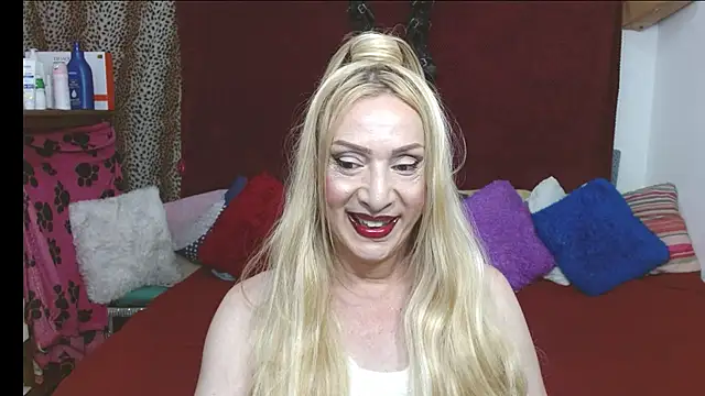 Snapshot of elena_evans chatting on 16, 7, 2026 elena evans online show from 16, 7, 2026