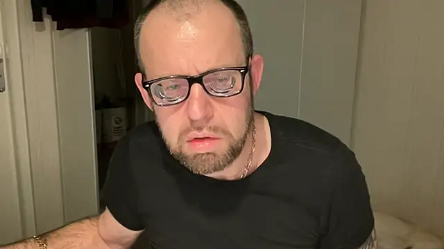 Snapshot of FABIOGLASSES chatting on 13, 11, 2025 FABIOGLASSES online show from 13, 11, 2025