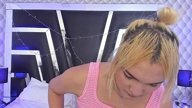 Snapshot of katya_kozlov chatting on 14, 11, 2025 katya kozlov online show from 14, 11, 2025