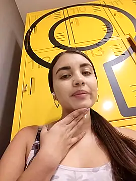 aisha es online show from 18, 3, 2025