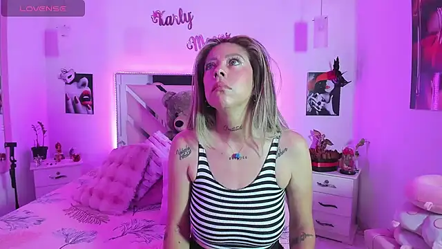 Snapshot of Karly_moon chatting on 15, 9, 2025 Karly moon online show from 15, 9, 2025