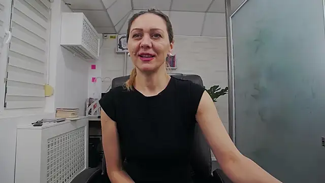 EllaMilf  online show from 15, 11, 2025