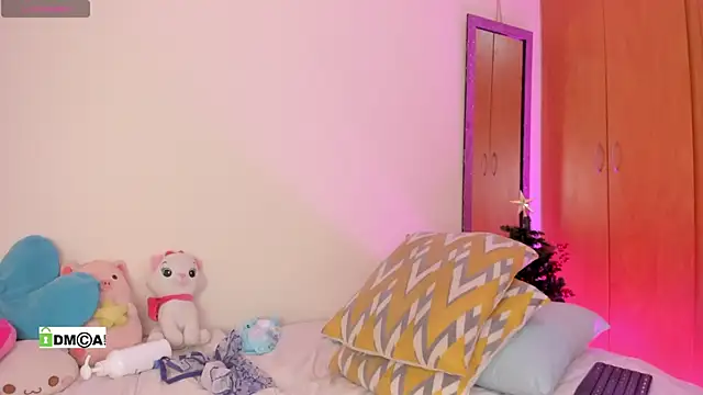 Snapshot of olivia__s chatting on 4, 1, 2025 olivia s online show from 4, 1, 2025