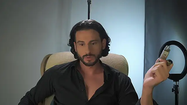 Snapshot of Keen___Luckystrike chatting on 13, 12, 2025 Keen Luckystrike online show from 13, 12, 2025