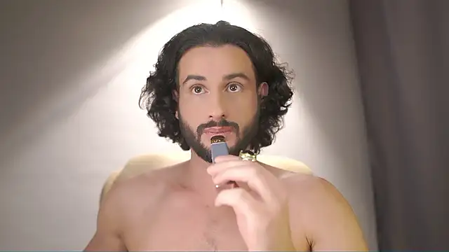 Snapshot of Keen___Luckystrike chatting on 2, 2, 2026 Keen Luckystrike online show from 2, 2, 2026