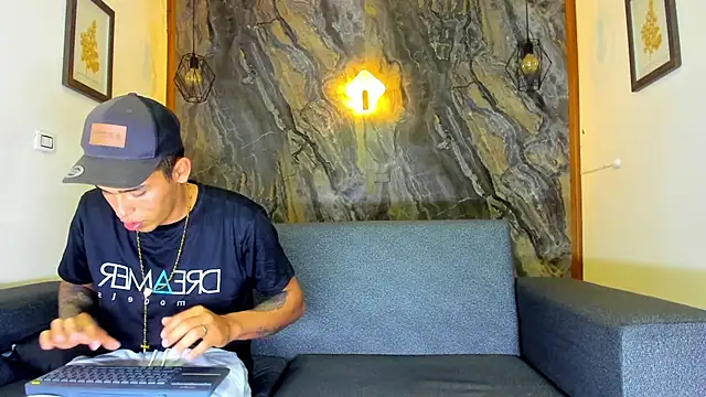 Snapshot of yeckodream chatting on 21, 2, 2025 yeckodream online show from 21, 2, 2025