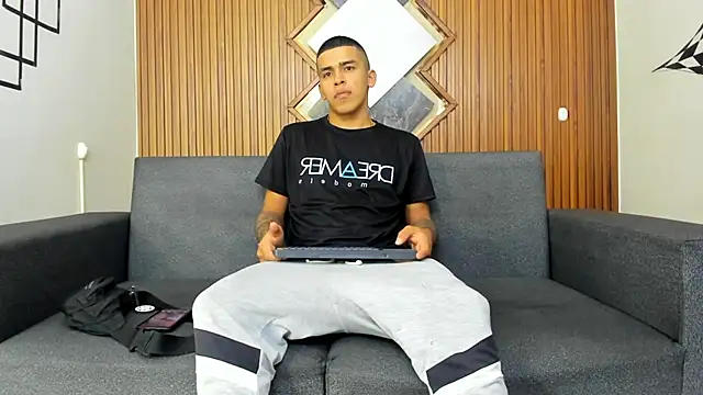 Snapshot of yeckodream chatting on 10, 3, 2025 yeckodream online show from 10, 3, 2025