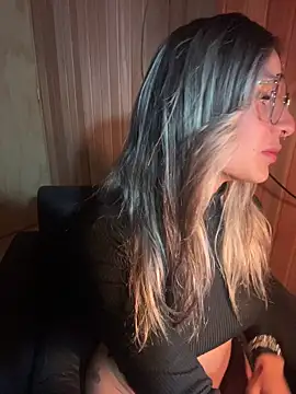 Snapshot of AliceStone19 chatting on 21, 4, 2026 AliceStone19 online show from 21, 4, 2026