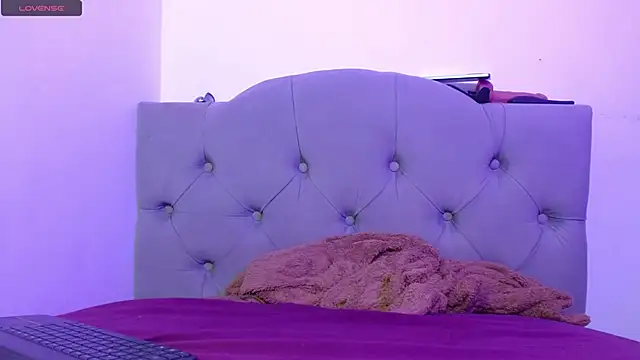 Red-moon1 online show from 4, 1, 2025