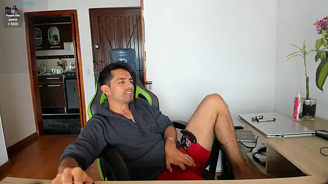 Snapshot of EuphoriaBoys chatting on 15, 12, 2024 EuphoriaBoys online show from 15, 12, 2024