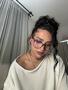 Samantha Bernardo online show from 17, 7, 2026