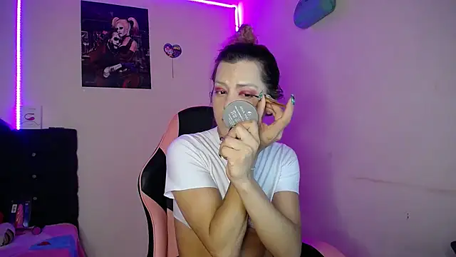 Snapshot of yuliana_19 chatting on 26, 11, 2025 yuliana 19 online show from 26, 11, 2025