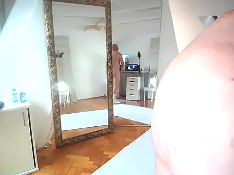 Snapshot of tobi_jerker chatting on 12, 10, 2025 tobi jerker online show from 12, 10, 2025