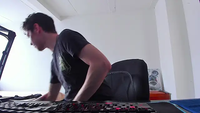 Snapshot of Headhunterdz chatting on 1, 3, 2026 Headhunterdz online show from 1, 3, 2026