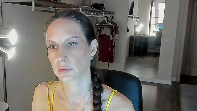 Snapshot of Mila_Anders chatting on 20, 4, 2026 Mila Anders online show from 20, 4, 2026