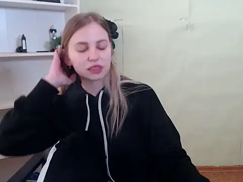 Snapshot of klerkarina chatting on 18, 3, 2025 klerkarina online show from 18, 3, 2025