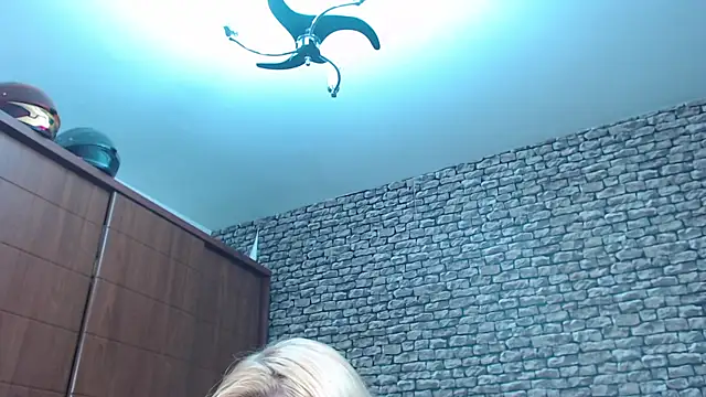 Snapshot of CuteBlondeMe chatting on 25, 1, 2025 CuteBlondeMe online show from 25, 1, 2025
