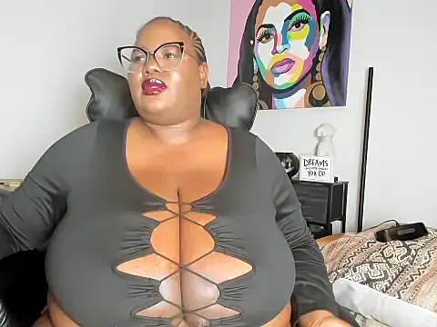 Snapshot of SexyHugeblackTitties chatting on 12, 10, 2025 SexyHugeblackTitties online show from 12, 10, 2025