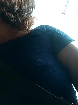 Snapshot of ValeriaSantos- chatting on 20, 3, 2025 ValeriaSantos- online show from 20, 3, 2025