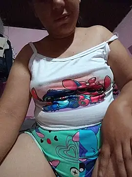 Snapshot of ValeriaSantos- chatting on 4, 8, 2026 ValeriaSantos- online show from 4, 8, 2026