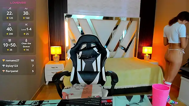 Linda4Petite online show from 22, 4, 2026