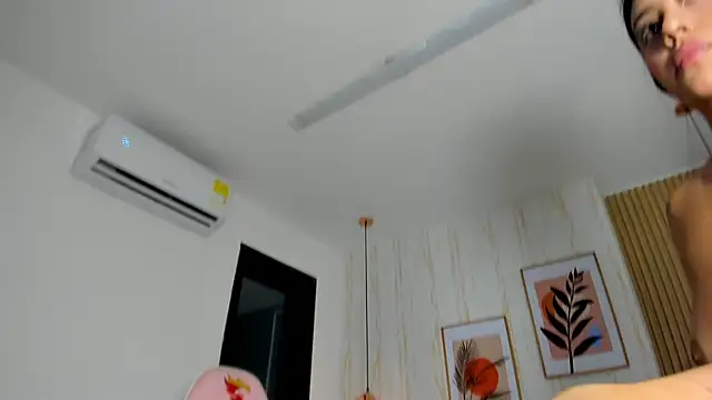 Snapshot of CameronCollins_ chatting on 4, 1, 2025 CameronCollins online show from 4, 1, 2025