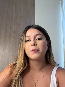 Snapshot of lunablossom_ chatting on 29, 12, 2024 lunablossom online show from 29, 12, 2024