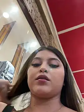 Snapshot of lunablossom_ chatting on 8, 2, 2025 lunablossom online show from 8, 2, 2025