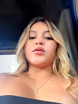 Snapshot of lunablossom_ chatting on 21, 9, 2025 lunablossom online show from 21, 9, 2025