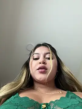 Snapshot of lunablossom_ chatting on 14, 11, 2025 lunablossom online show from 14, 11, 2025