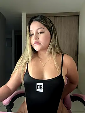 Snapshot of lunablossom_ chatting on 24, 11, 2025 lunablossom online show from 24, 11, 2025