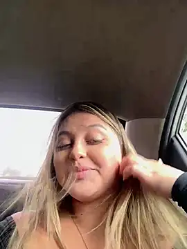 Snapshot of lunablossom_ chatting on 16, 1, 2026 lunablossom online show from 16, 1, 2026